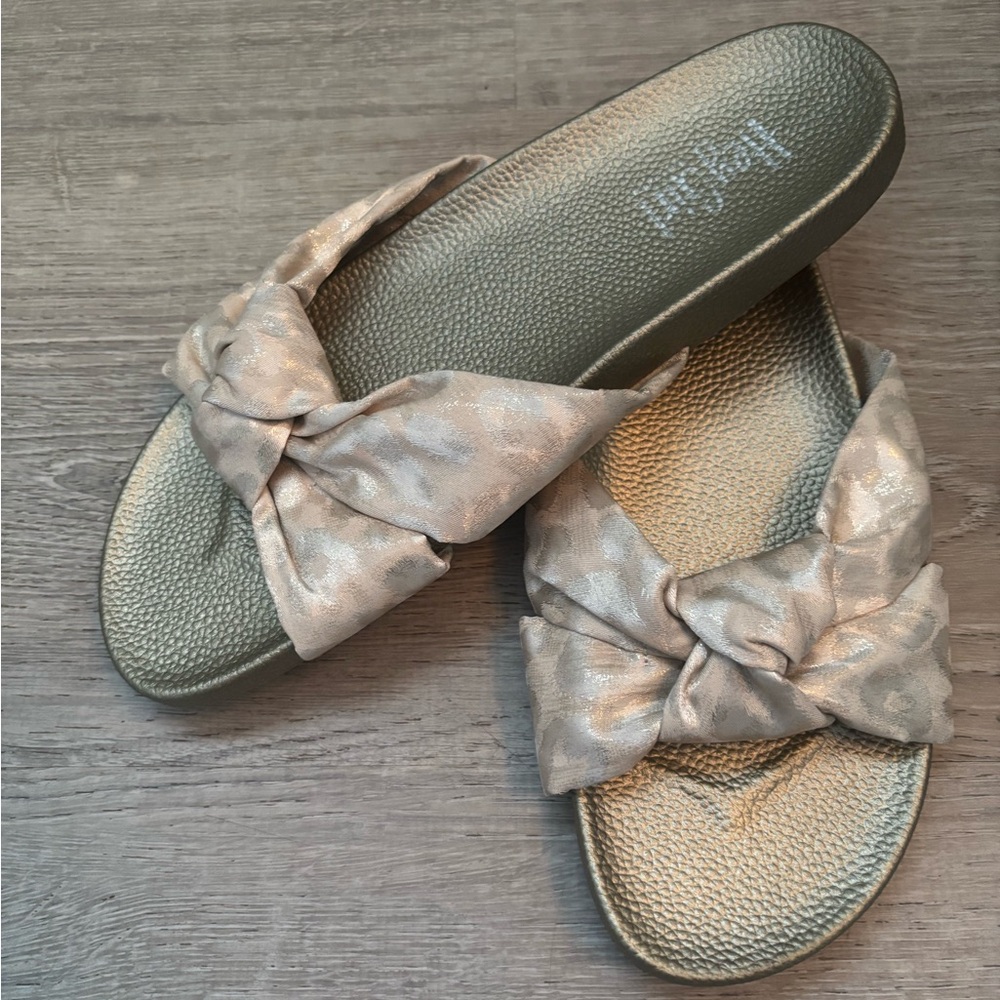❤️NEW+PRETTY GOLD/LEOPARD PRINT SLIDE SIZE~9